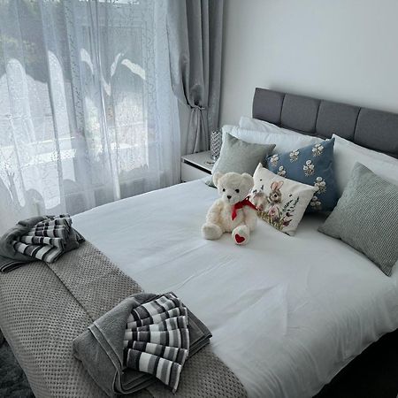 Modern 3-Bed Hideaway Near Westgate With Parking Canterbury Exterior foto