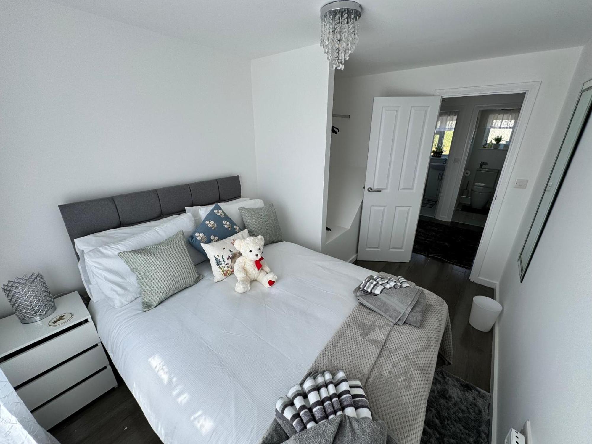 Modern 3-Bed Hideaway Near Westgate With Parking Canterbury Exterior foto